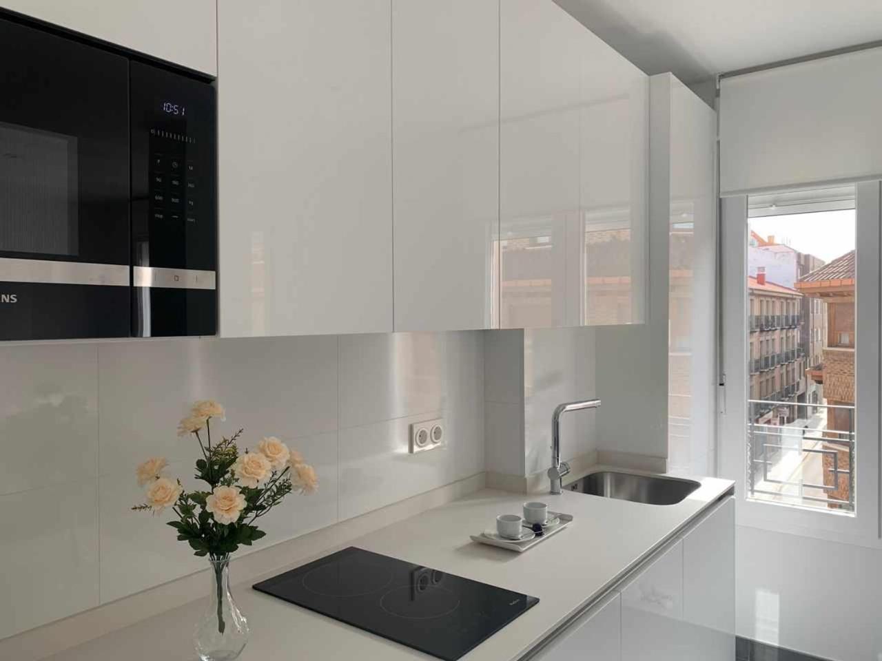 Ramon Y Cajal Suites De Luxe León Buitenkant foto
