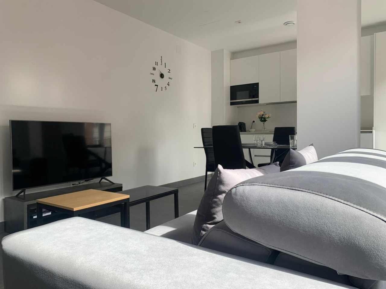 Ramon Y Cajal Suites De Luxe León Buitenkant foto